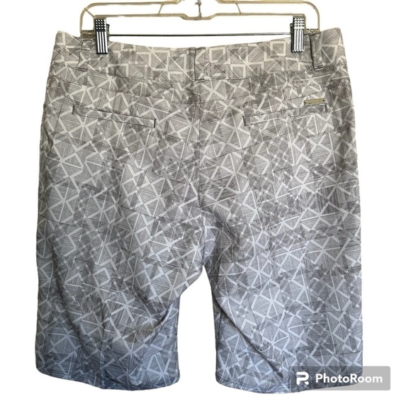 ADIDAS ESSENTIAL Grey White LIGHTWEIGHT GOLF BERMUDA SHORTS - Picture 3 of 12